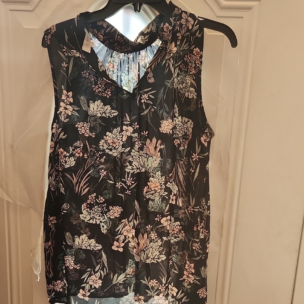LOFT Black Floral Sleeveless Blouse - Picture 3 of 4